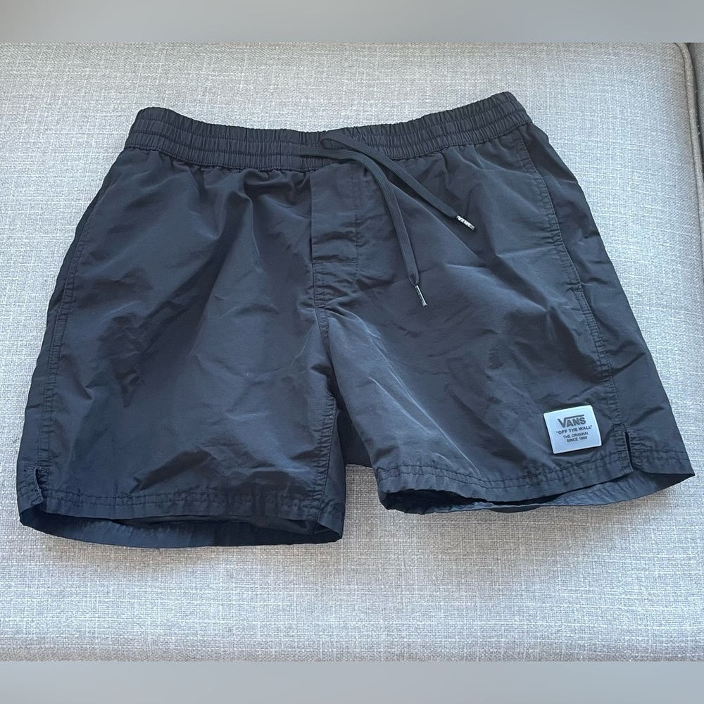 VANS Black Shorts Size MEDIUM